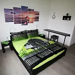 فندق Beachin - Sport, Events, Hotel, Restaurant, Bar