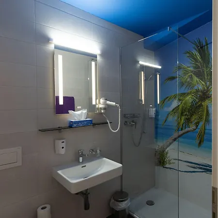 Beachin - Sport, Events, Hotel, Restaurant, Bar Szálloda