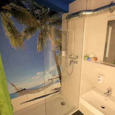 Beachin - Sport, Events, Hotel, Restaurant, Bar Ins