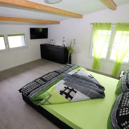 Beachin - Sport, Events, Hotel, Restaurant, Bar 3* Ins