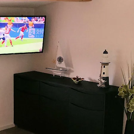 Beachin - Sport, Events, Hotel, Restaurant, Bar 3* Ins