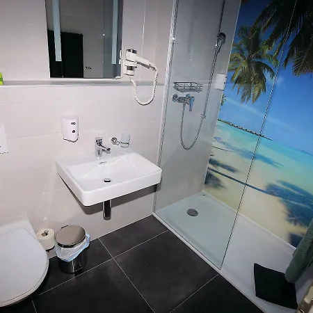 Beachin - Sport, Events, Hotel, Restaurant, Bar