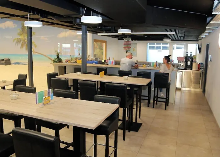 Beachin - Sport, Events, Hotel, Restaurant, Bar 3* Ins