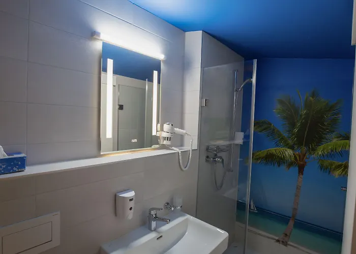 Beachin - Sport, Events, Hotel, Restaurant, Bar 3* Ins