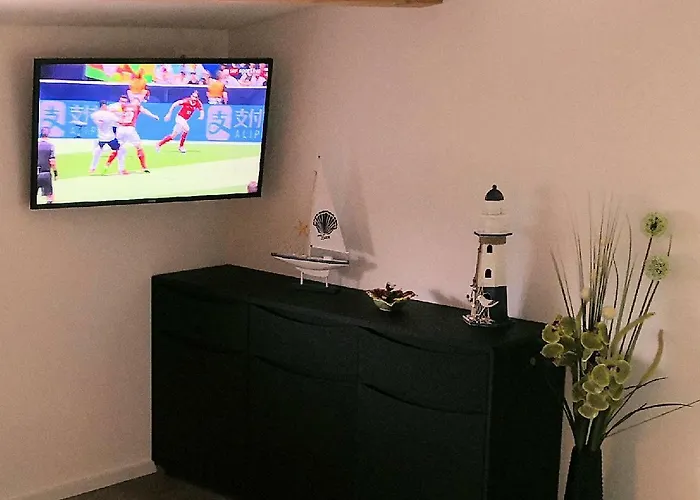 Beachin - Sport, Events, Hotel, Restaurant, Bar 3* Ins