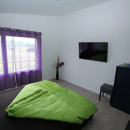 Beachin - Sport, Events, Hotel, Restaurant, Bar ホテル Ins